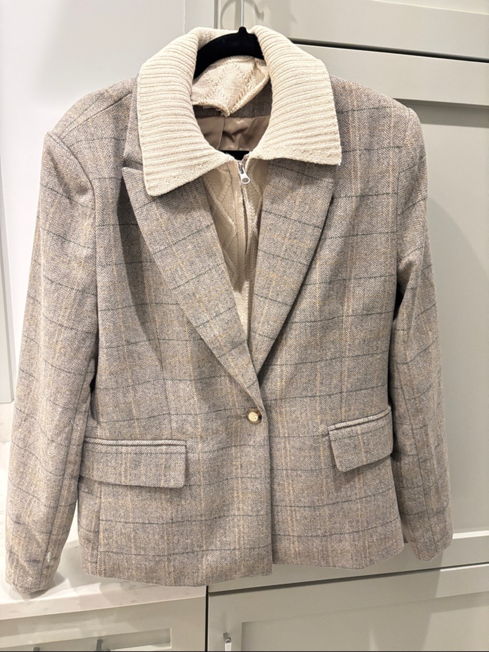 Womens Evereve Beige Plaid Jacket with Knit Collar